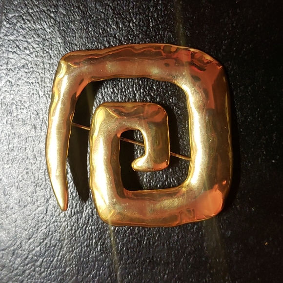 JJ Jewelry - Vintage Hammered Brooch